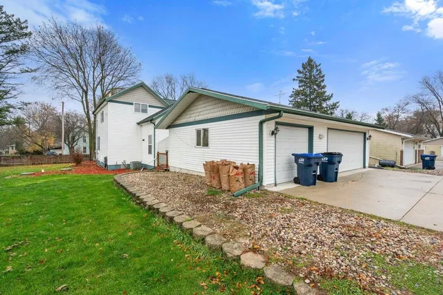 $350,000 | 3613 County O, Cambridge, WI 53523