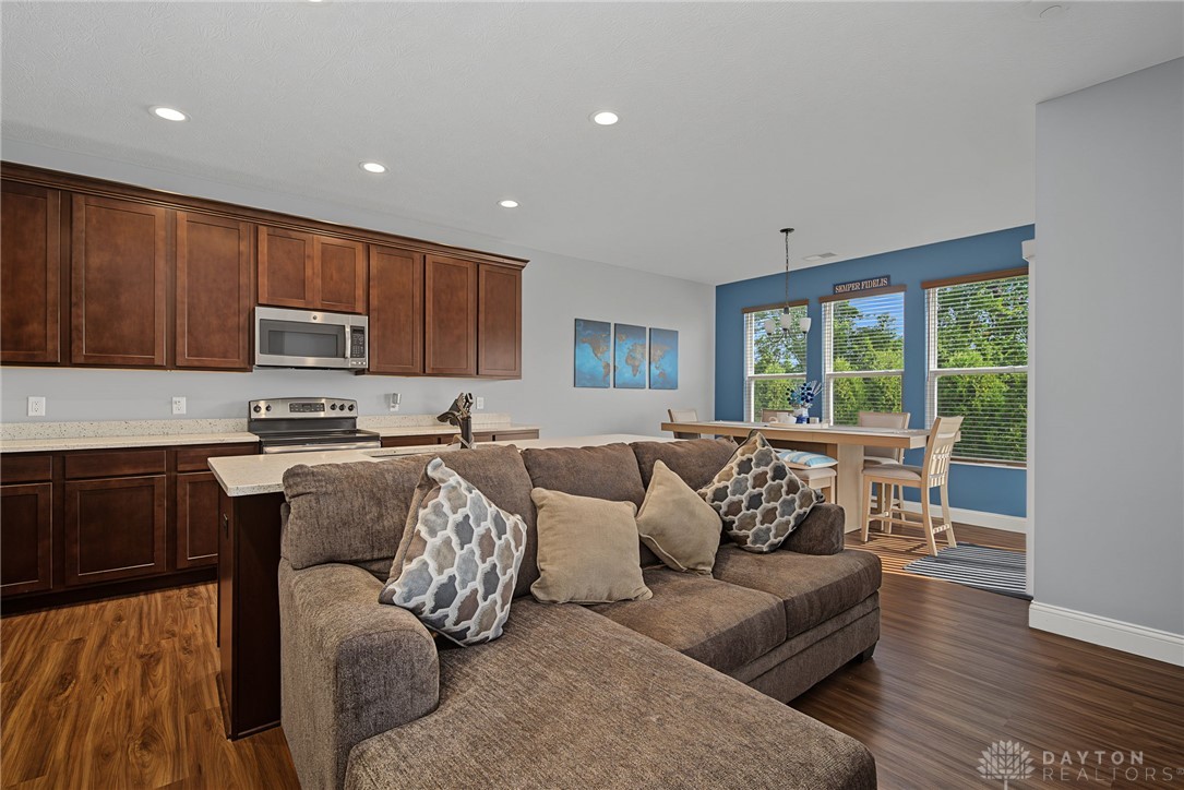 961 Reeder Circle Dayton, OH 45458 - Photo 11 of 39