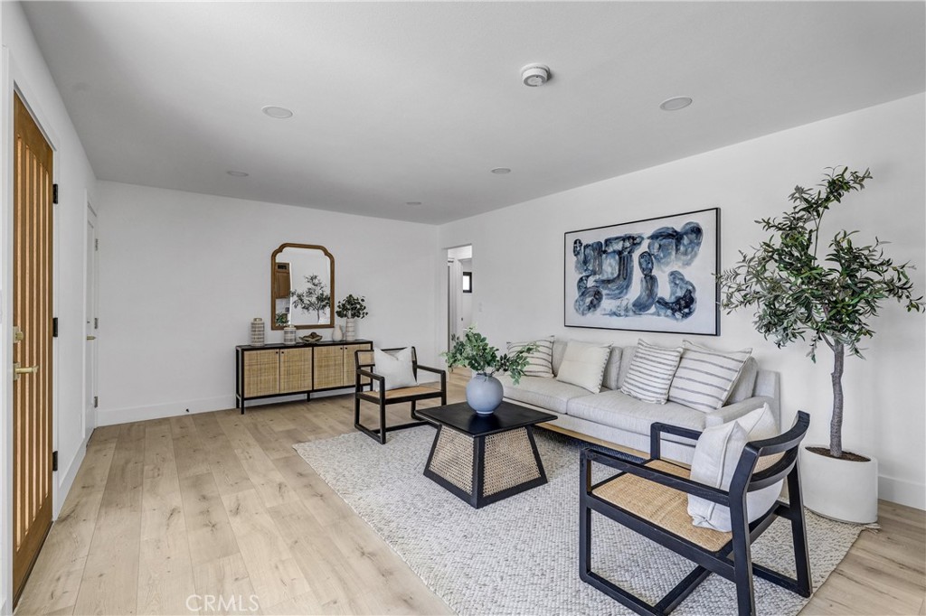 5751 Lime Avenue Cypress, CA 90630 - Photo 6 of 35