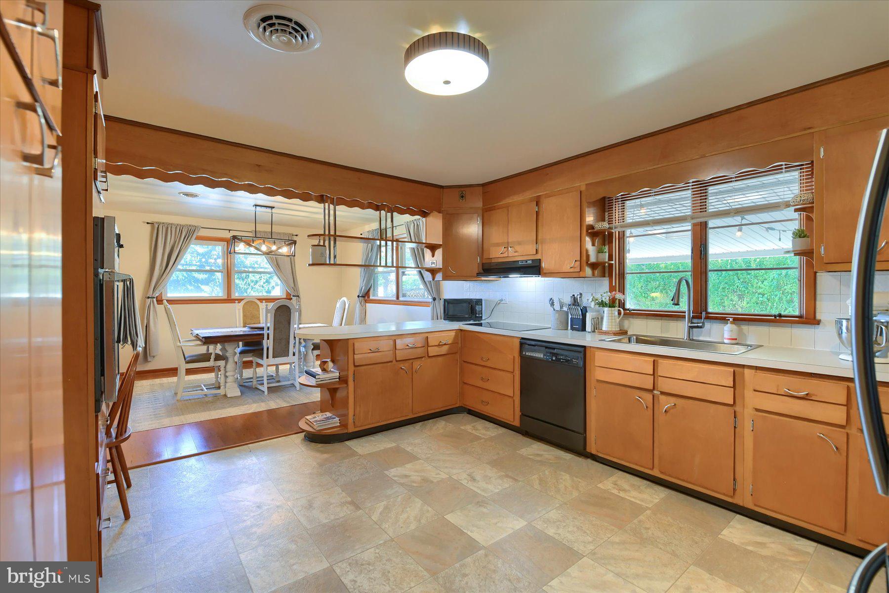 500 Walnut Road Harrisburg, PA 17113 - Photo 14 of 37