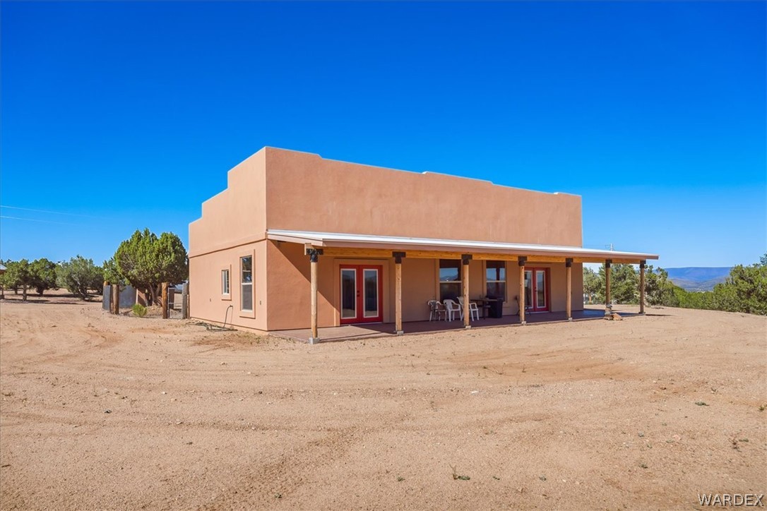 10374 East Happy Trails Road Kingman, AZ 86401 - Photo 4 of 68 a view of a house with a outdoor space