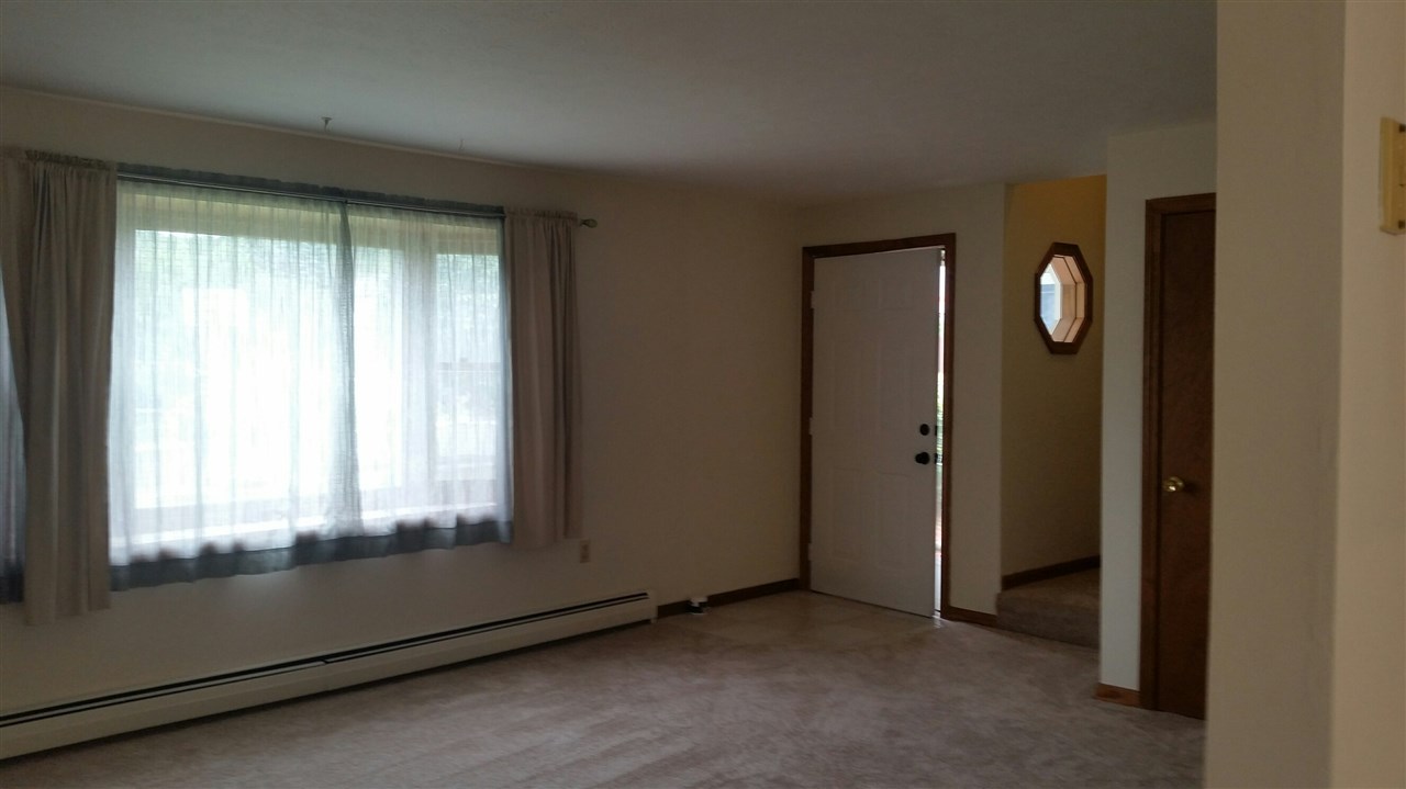 11 R Pelican Circle Derry, NH 03038 - Photo 2 of 28