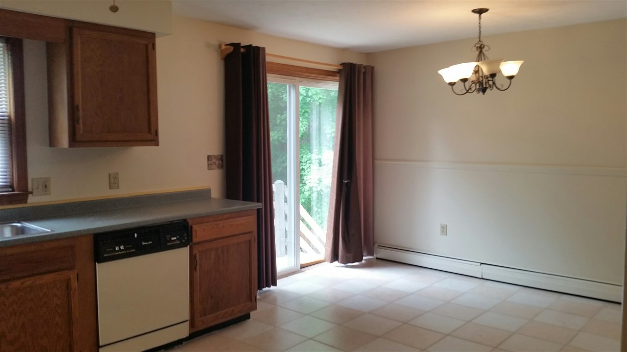 11 R Pelican Circle Derry, NH 03038 - Photo 7 of 28
