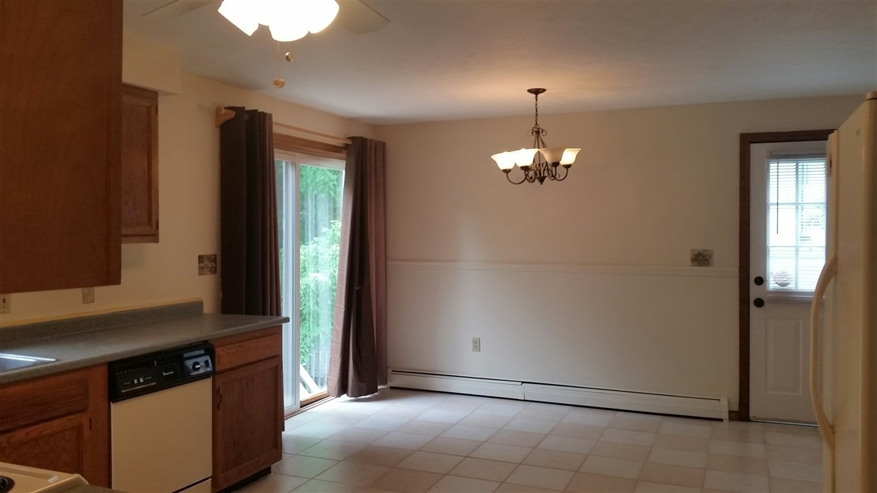 11 R Pelican Circle Derry, NH 03038 - Photo 8 of 28