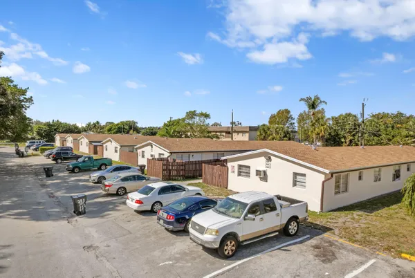 $1,800 | 3455 Hi Street, Lake Worth, FL 33461
