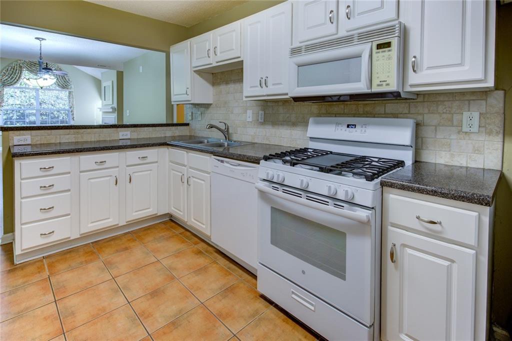 2191 Rockbridge Road Southwest, Unit 102 Stone Mountain, GA 30087 - Photo 14 of 37