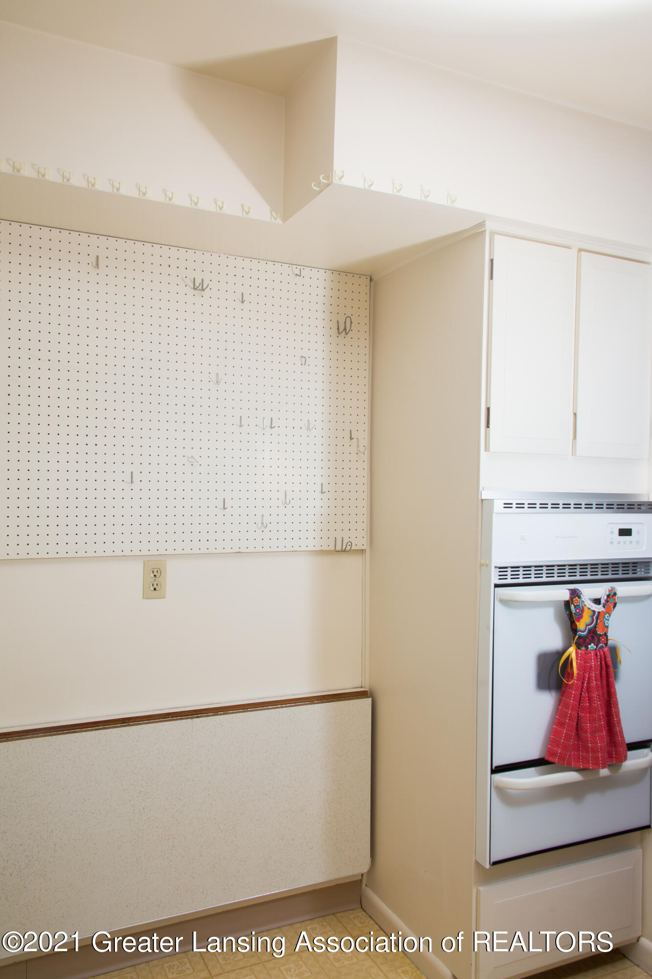 3723 Ridgefield Road Lansing, MI 48906 - Photo 19 of 68 IMG_3619