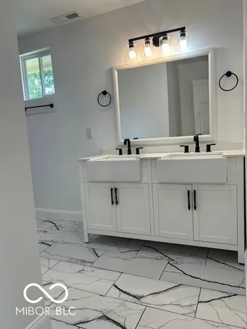 $2,500 | 2936 Guilford Avenue, Indianapolis, IN 46205