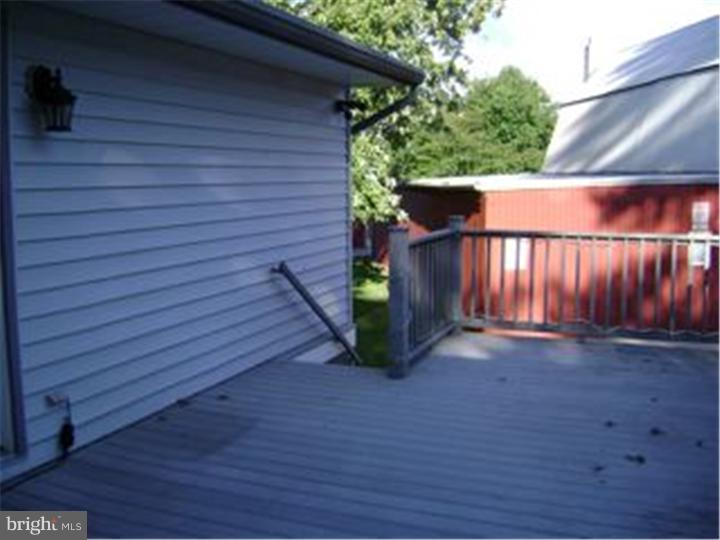 464 Cross Road Salem, NJ 08079 - Photo 14 of 25 Deck