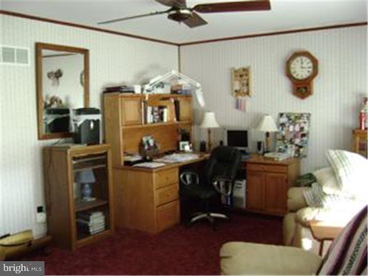 464 Cross Road Salem, NJ 08079 - Photo 5 of 25 Living Room