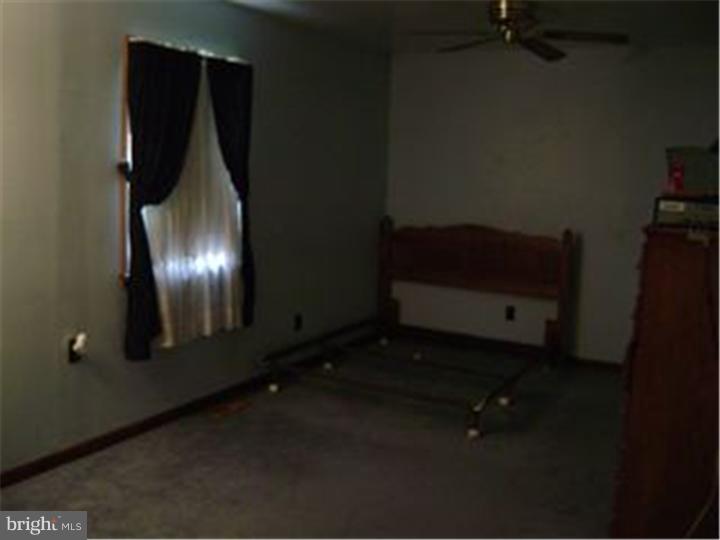 464 Cross Road Salem, NJ 08079 - Photo 6 of 25 Bedroom 2
