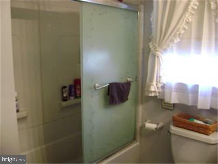 464 Cross Road Salem, NJ 08079 - Photo 7 of 25 Bathroom