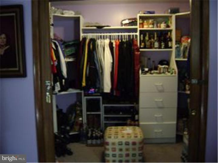 464 Cross Road Salem, NJ 08079 - Photo 10 of 25 Walk-in Closet