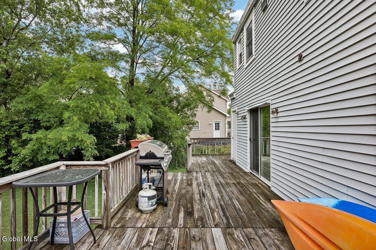 162 Consaul Road Colonie, NY 12205 - Photo 33 of 38 162 Consaul Rd-41
