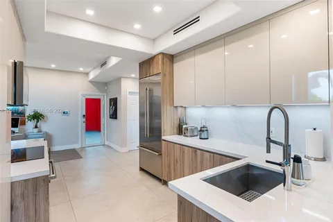 $1,749,000 | 20940 Northeast 31st Place, Aventura, FL 33180
