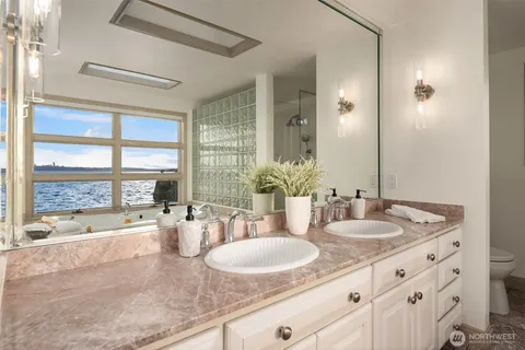 $7,950,000 | 175 Lake Avenue West, Kirkland, WA 98033