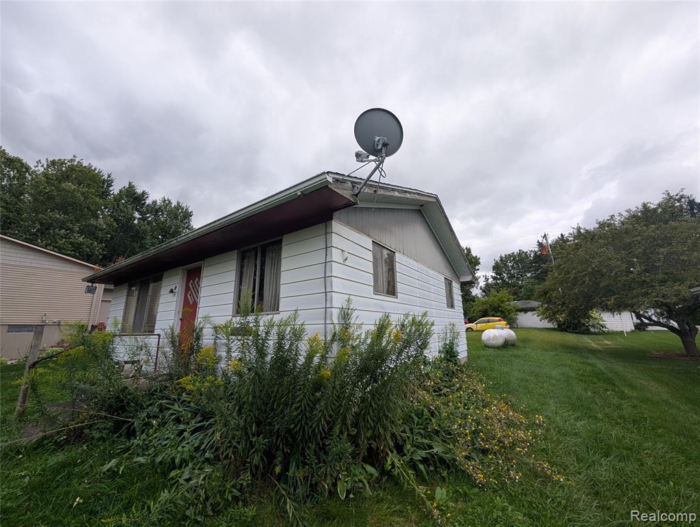 2877 Rubbins Road Howell, MI 48843 - Photo 3 of 15