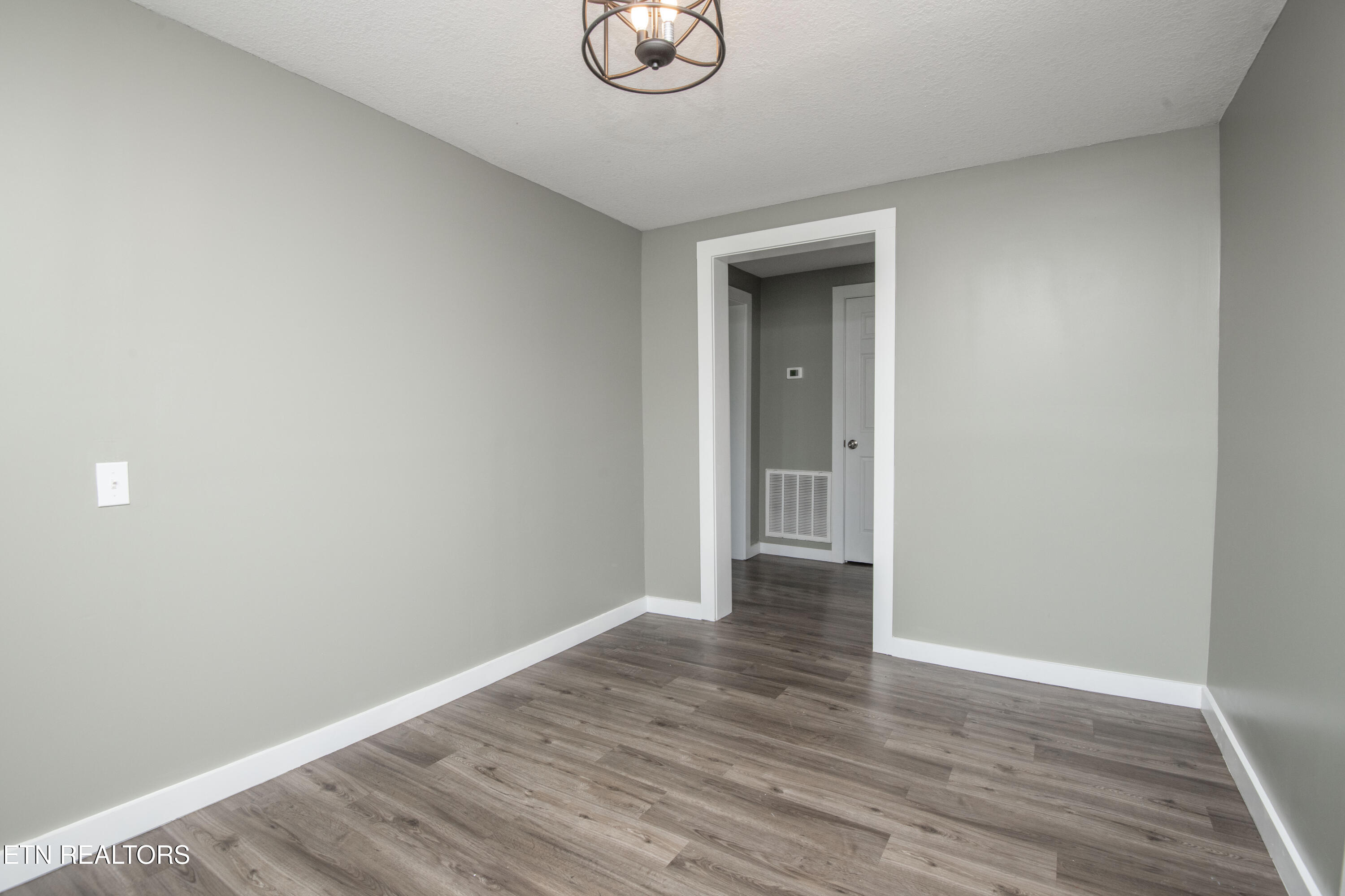 912 Medaris Street Clinton, TN 37716 - Photo 16 of 44 dining