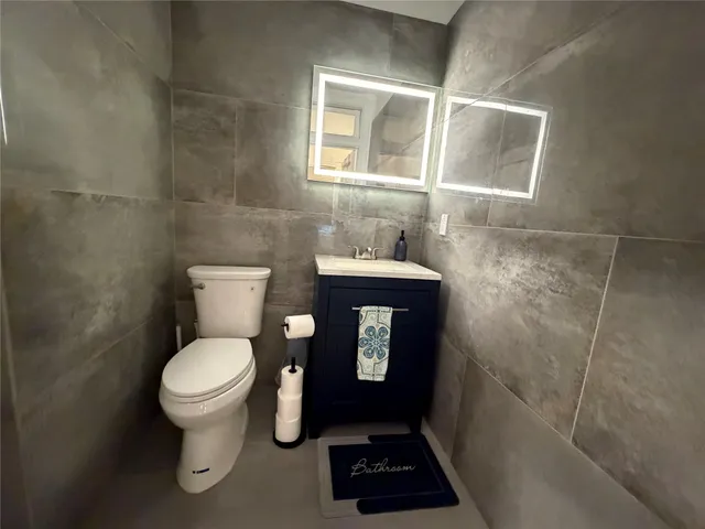 $1,800 | 318 Hyde Park Boulevard, Unit A, Houston, TX 77006