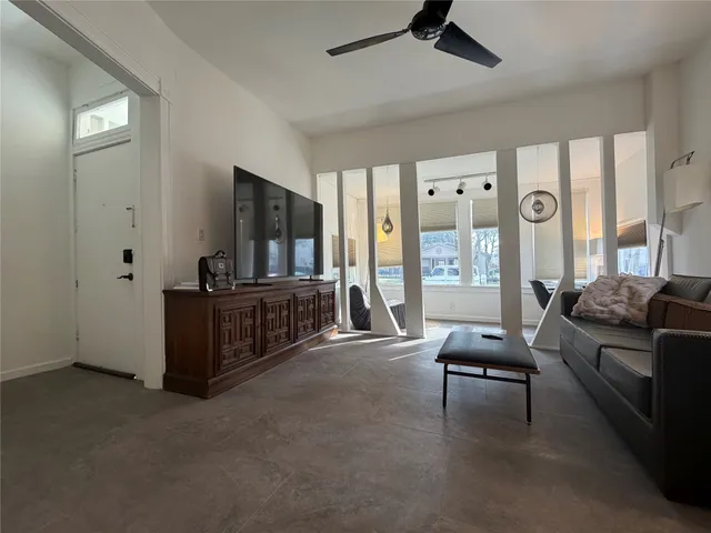 $1,800 | 318 Hyde Park Boulevard, Unit A, Houston, TX 77006