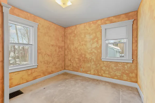 $111,500 | 1215 Loeser Avenue, Jackson, MI 49203