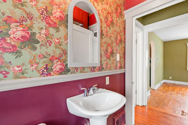 $111,500 | 1215 Loeser Avenue, Jackson, MI 49203