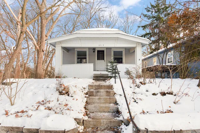 $114,500 | 1215 Loeser Avenue, Jackson, MI 49203