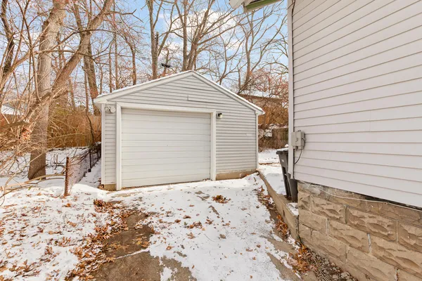 $111,500 | 1215 Loeser Avenue, Jackson, MI 49203