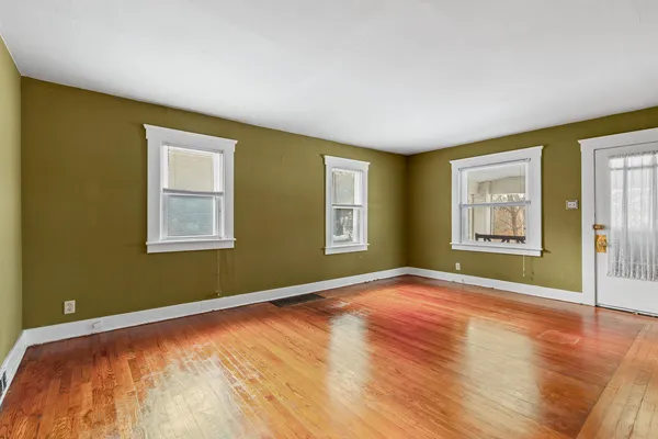 $111,500 | 1215 Loeser Avenue, Jackson, MI 49203