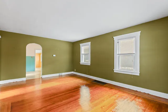 $114,500 | 1215 Loeser Avenue, Jackson, MI 49203