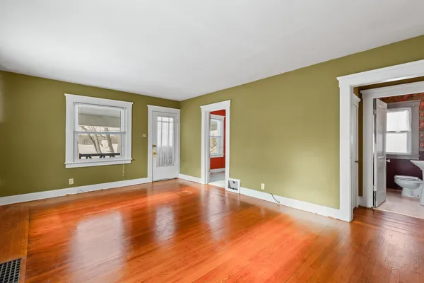 $111,500 | 1215 Loeser Avenue, Jackson, MI 49203