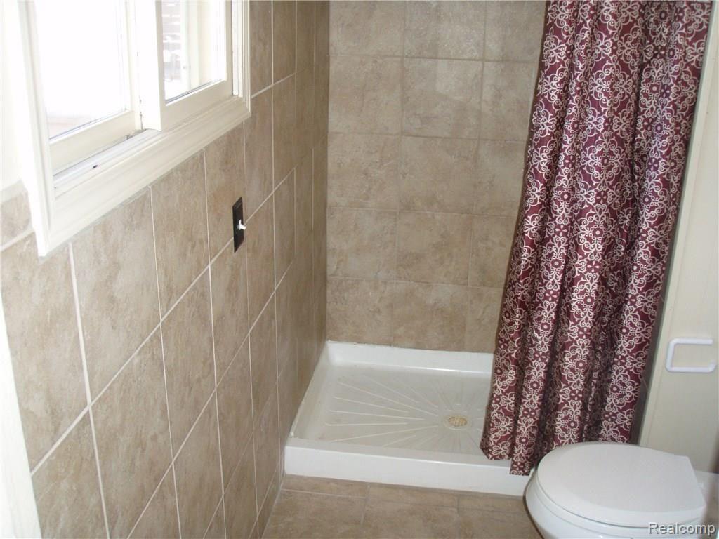 3364 Samaria Road Temperance, MI 48182 - Photo 32 of 48 Updated Master Bathroom
