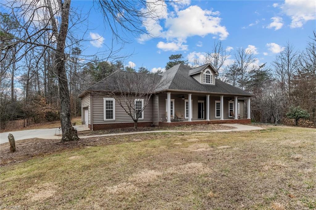 1096 Corner Road Pinnacle, NC 27043 - Photo 5 of 49