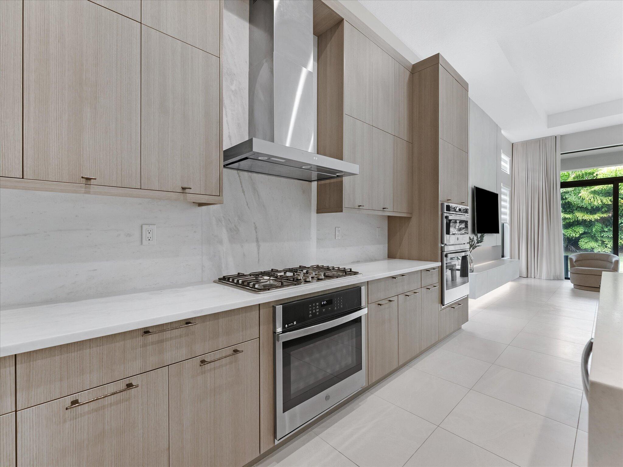 9273 Sunflower Mdw Road Boca Raton, FL 33434 - Photo 8 of 53 Kitchen