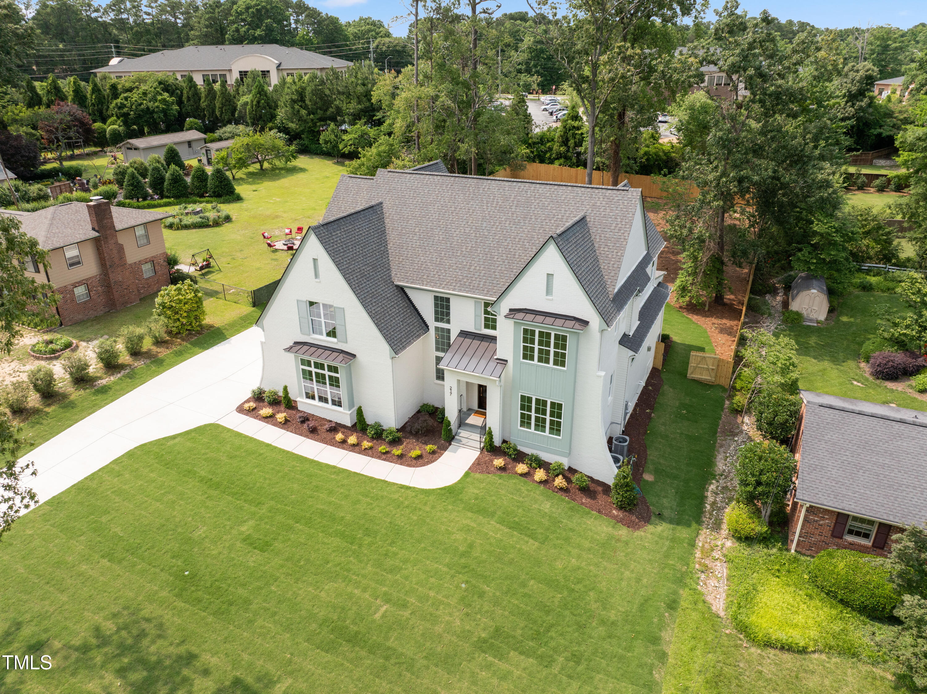 217 Dublin Road Raleigh, NC 27609 - Photo 8 of 88 DJI_20250602154005_0013_D