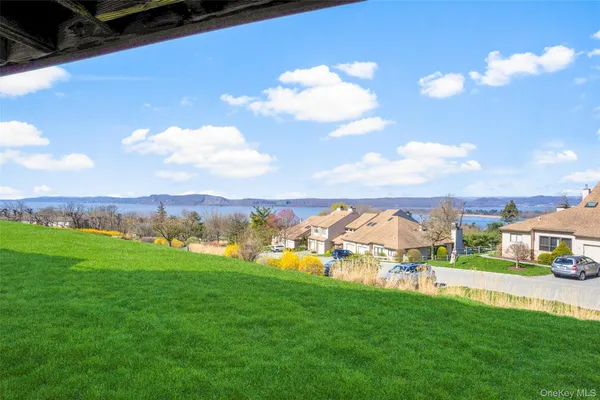 $799,000 | 78 Hudson Watch Drive, Ossining, NY 10562