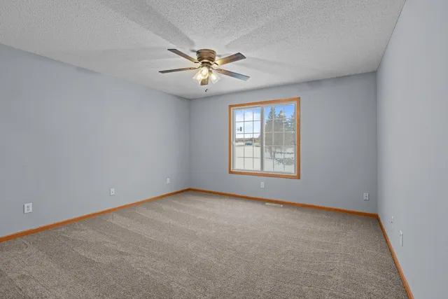 $279,900 | 1844 Mockingbird Avenue, Shakopee, MN 55379