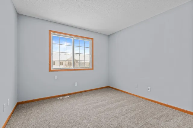 $279,900 | 1844 Mockingbird Avenue, Shakopee, MN 55379