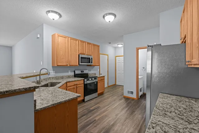 $279,900 | 1844 Mockingbird Avenue, Shakopee, MN 55379