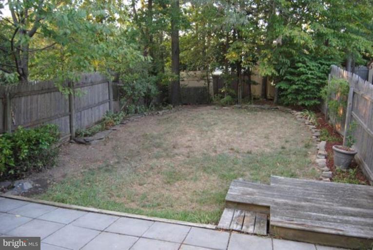 3392 Ryon Court Waldorf, MD 20601 - Photo 11 of 21 Back yard