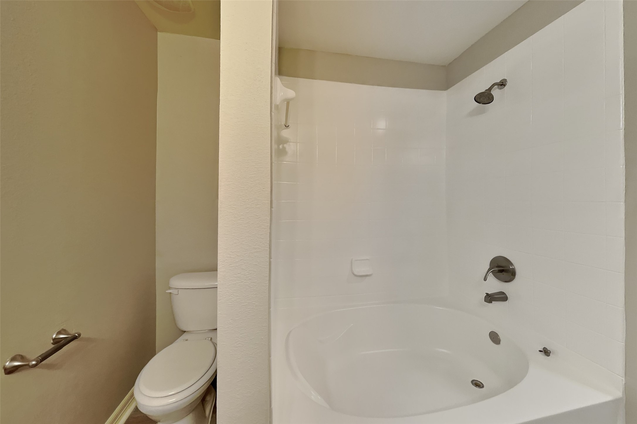 3719 Bridgebluff Lane Katy, TX 77449 - Photo 9 of 21