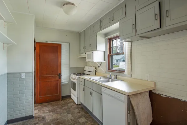 $125,000 | 2207 West 51st Street, Davenport, IA 52806