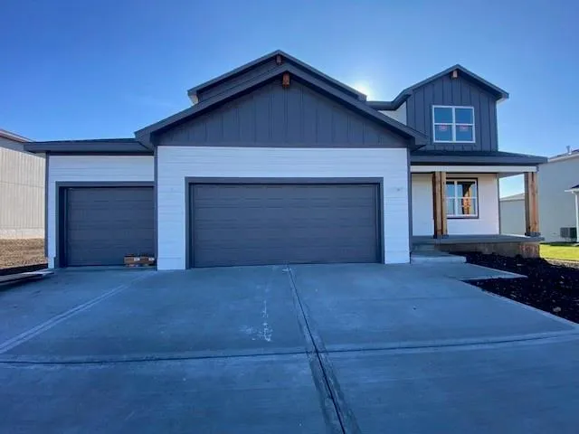 $644,950 | 18703 West 193rd Street, Spring Hill, KS 66083