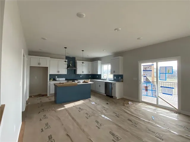 $644,950 | 18703 West 193rd Street, Spring Hill, KS 66083