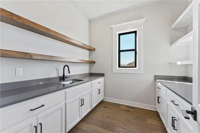 $995,000 | 2086 Northwest O'Brien Road, Lee's Summit, MO 64081