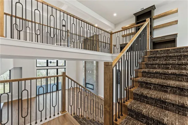 $995,000 | 2086 Northwest O'Brien Road, Lee's Summit, MO 64081