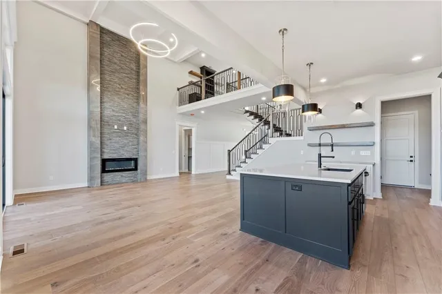 $995,000 | 2086 Northwest O'Brien Road, Lee's Summit, MO 64081