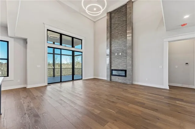 $995,000 | 2086 Northwest O'Brien Road, Lee's Summit, MO 64081