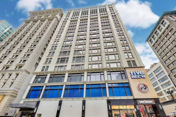 $3,400 | 8 West Monroe Street, Unit 704, Chicago, IL 60603