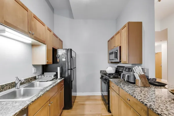 $3,400 | 8 West Monroe Street, Unit 704, Chicago, IL 60603